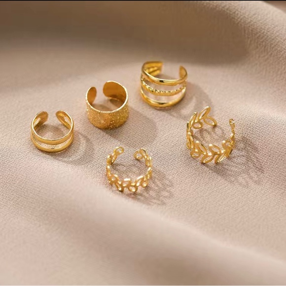 Gorgeous 5-Piece Gold Leaf Ear Clips - Perfect for Any Single Ear! - Picture 5 of 5